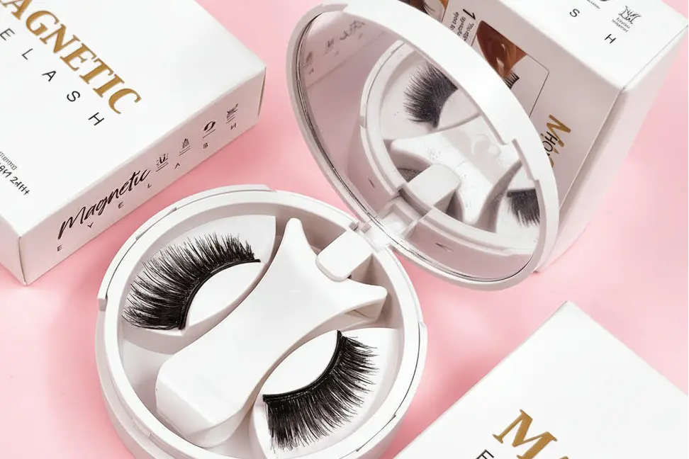 Faux cils magnétiques pour un regard captivant elineance